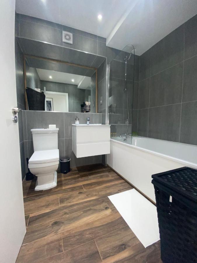Central London, Jaccuzzi,Newbuild, 2 Bedrooms Two Baths المظهر الخارجي الصورة